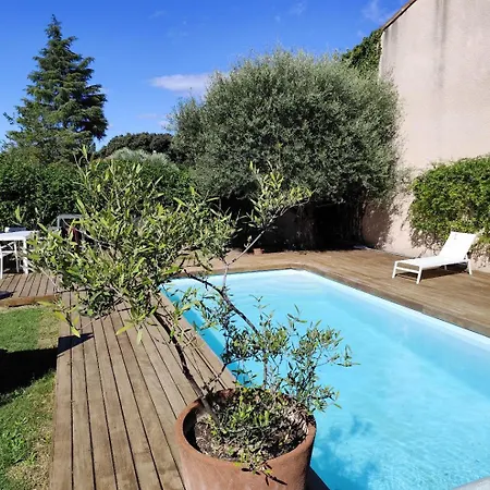 Independante Au Calme Avec Piscine Et Climatisation 住宿加早餐酒店 3*